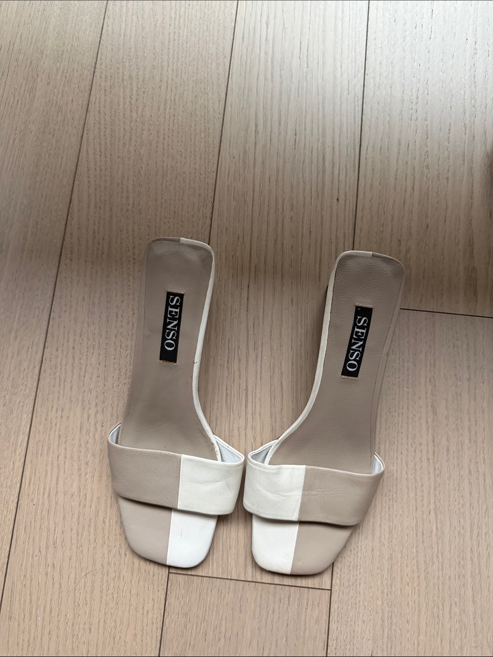 SENSO Two-Tone Beige and White Slide Mules